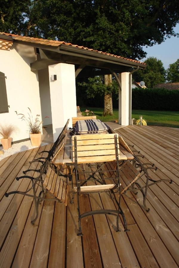 Domaine De L'Espiguette Bed & Breakfast Biganos Bagian luar foto
